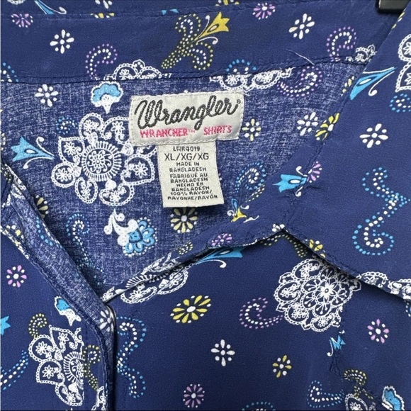 Wrangler Blue Floral Blouse Lightweight Short-Sleeved - Picture 5 of 7